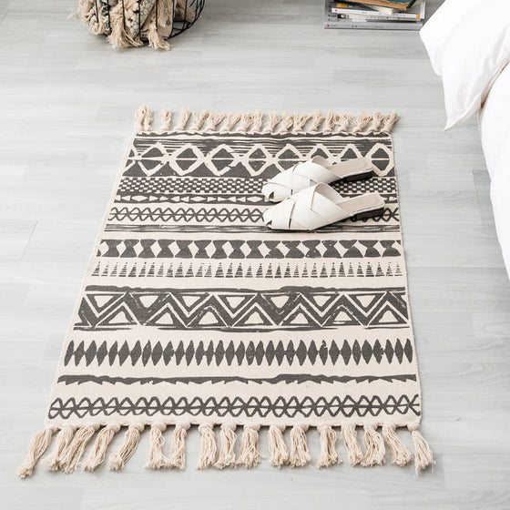 Cotton and Linen Tufted Handmade Tassel Rug | Other Styles Available