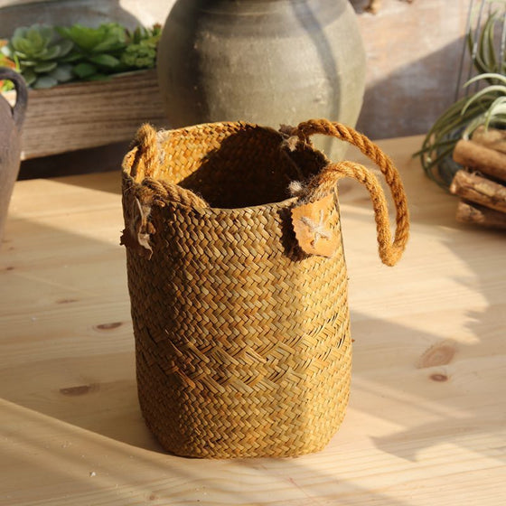 Farmhouse Style Woven Straw Storage Baskets