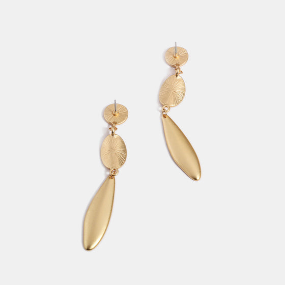 Long Elegant Leaf-shaped Earrings in Gold Plated Finish