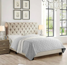  Queen Upholstered and Tuft Bed Frame in Beige