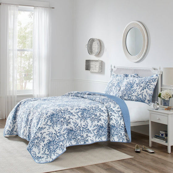 King size 3 Piece Reversible Blue White Floral Cotton Quilt Set