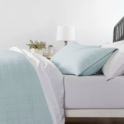 Farmhouse Bedspread Set in Light Blue